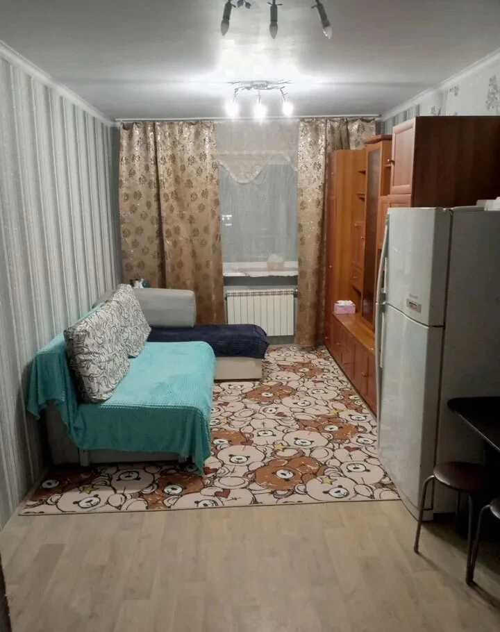 Красноярск: Комната с балконом на Высотной улице 13