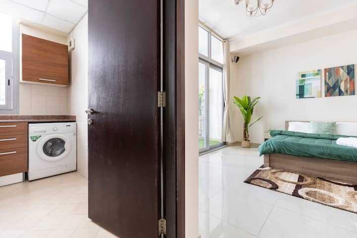 Дубай: Апартаменты "For Rent Dubai 50% OFF Summer Offert, Nice w/ Balcony & Pool View"