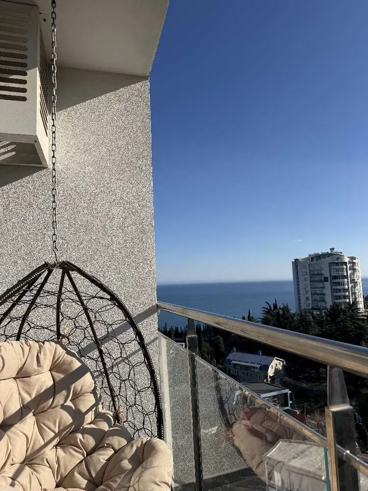 Алушта: Апартаменты с видом на море