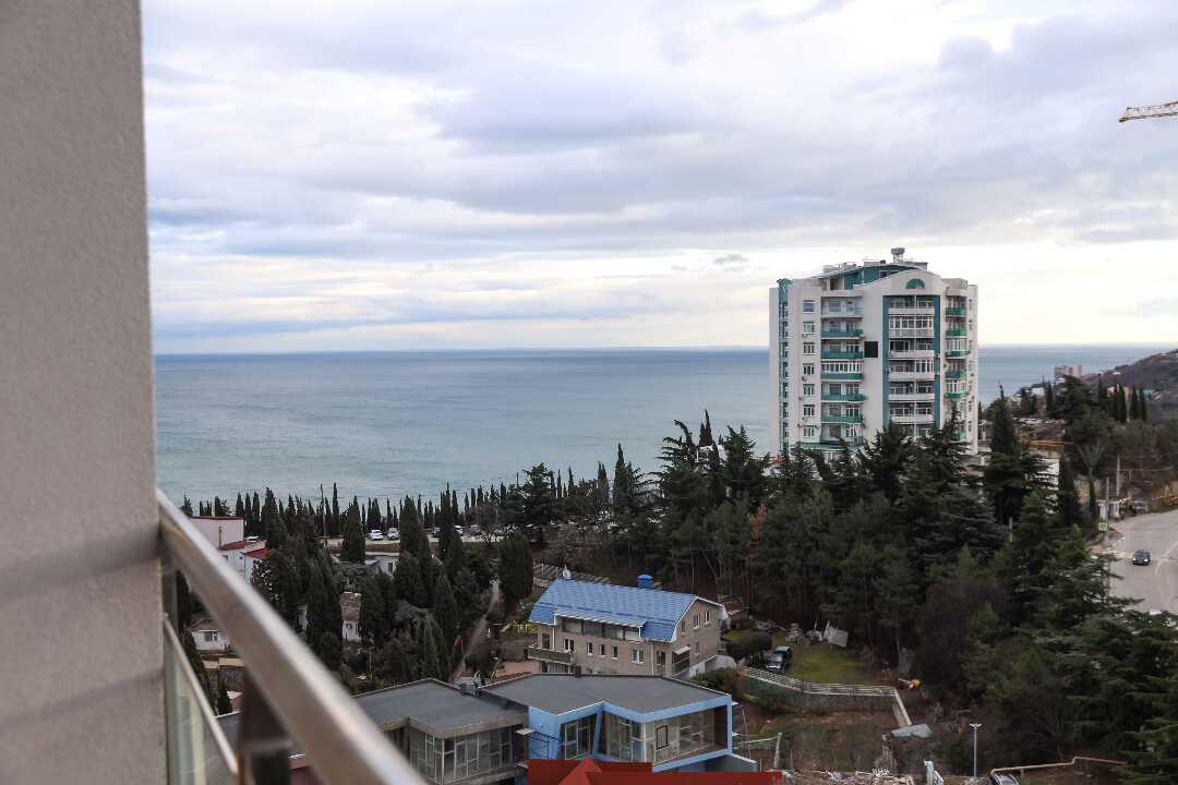 Алушта: Апартаменты с видом на море