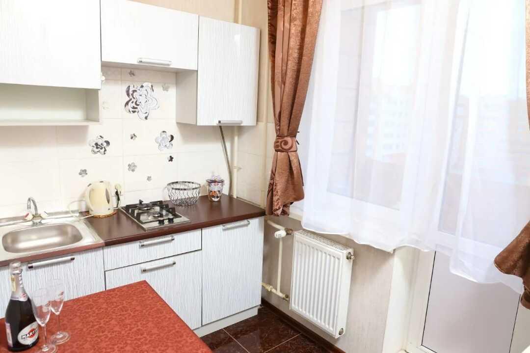 Великий Новгород: Квартира на Космонавтов 36