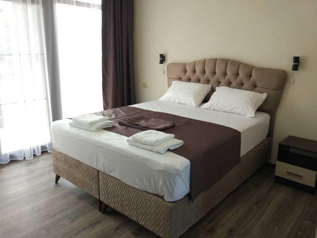Лдзаа: Отель "Imperial Hotel"