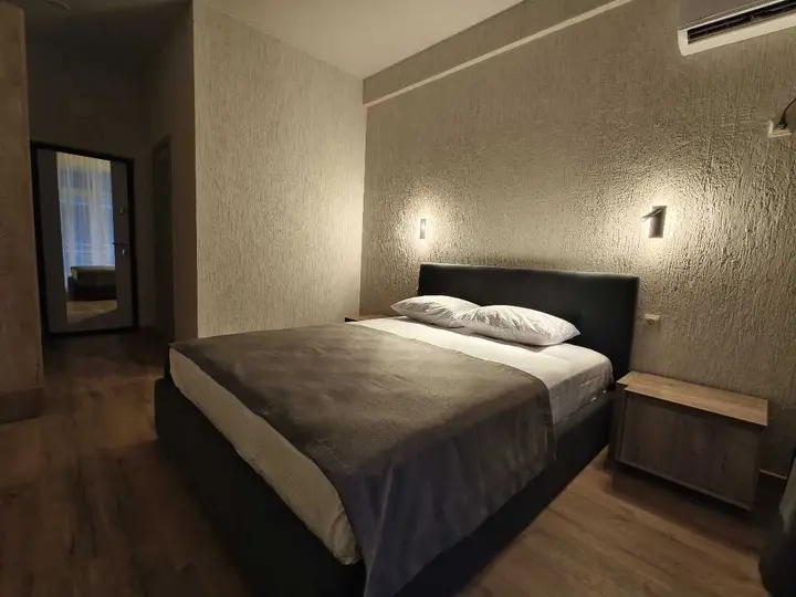 Лдзаа: Отель "Imperial Hotel"
