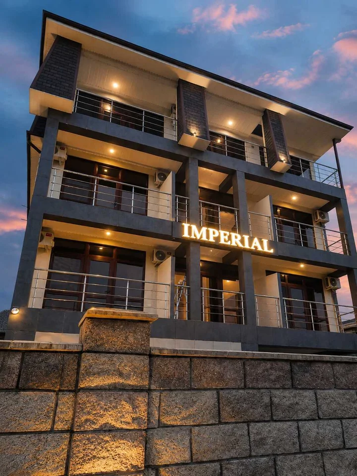 Лдзаа: Отель "Imperial Hotel"