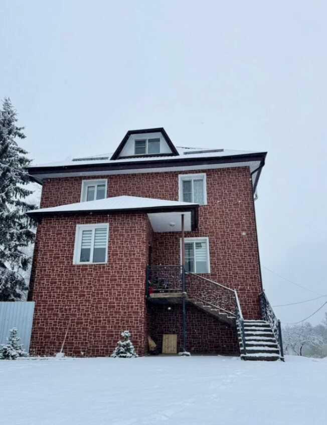 Гатчина: Дом 400 кв2 на базе отдыха Royal Villa Deluxe