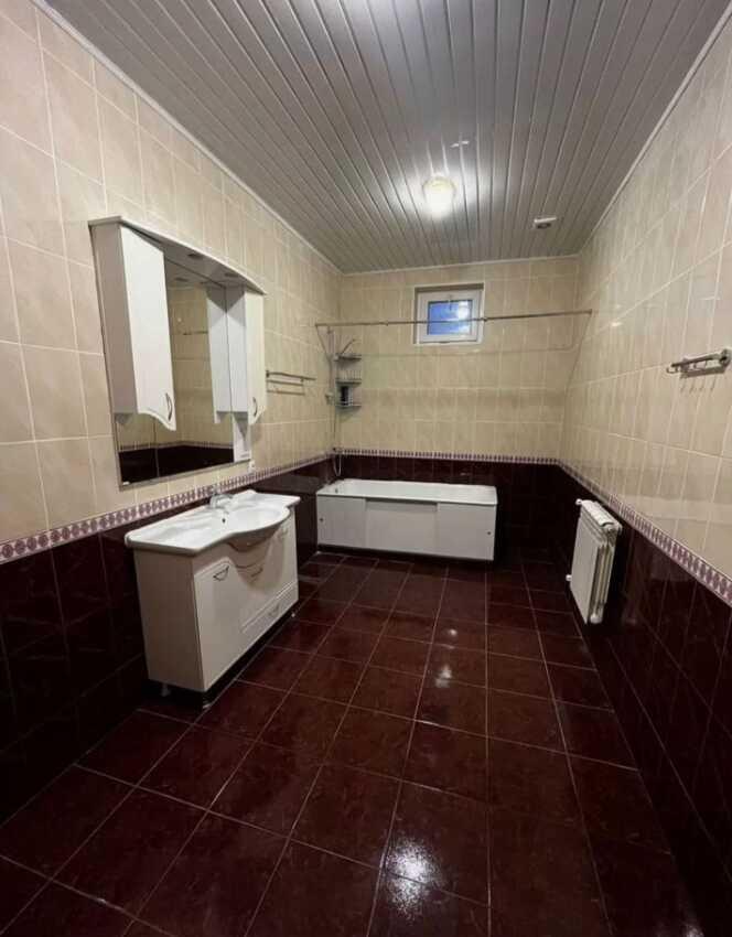 Гатчина: Дом 400 кв2 на базе отдыха Royal Villa Deluxe