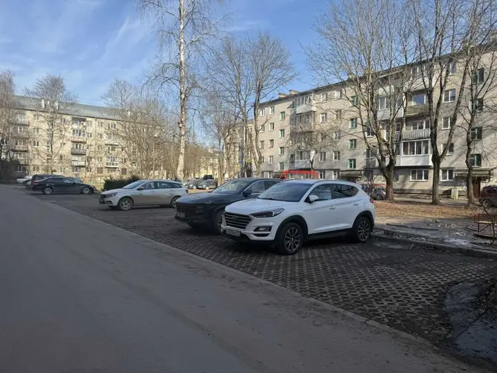 Великий Новгород: Апартаменты в Сердце Города 400 Шагов до Кремля